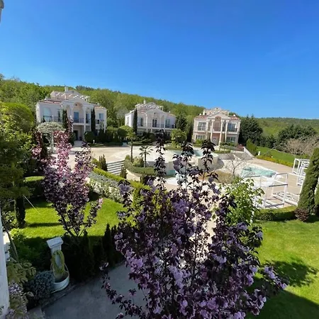 Olympia Villa *